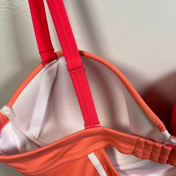 Torrid Colorblock One Piece Swimsuit Size 2X DD/F Underwire Beach Vacation - Picture 10 of 14